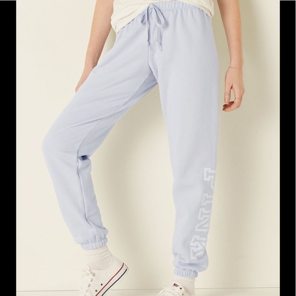 PINK Victoria's Secret Pants - ⭐️⭐️⭐️NWT Pink Victoria secret everyday classic lounge pants